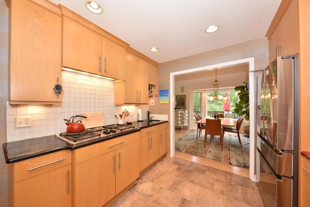 1521 W Eastbrook DRIVE, Mequon, WI 53092