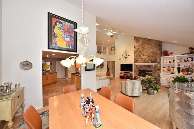 1521 W Eastbrook DRIVE, Mequon, WI 53092