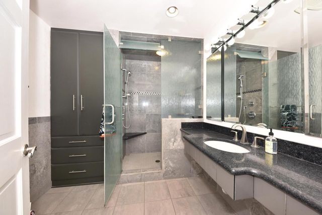 1521 W Eastbrook DRIVE, Mequon, WI 53092