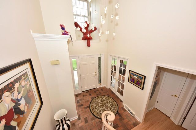 1521 W Eastbrook DRIVE, Mequon, WI 53092