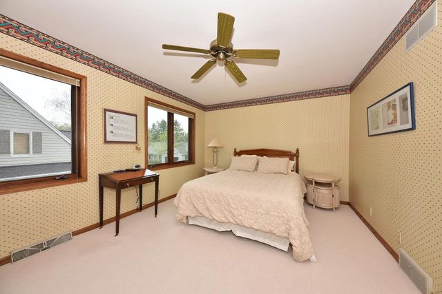 1521 W Eastbrook DRIVE, Mequon, WI 53092