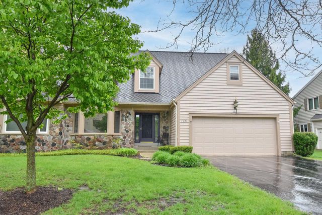 1521 W Eastbrook DRIVE, Mequon, WI 53092