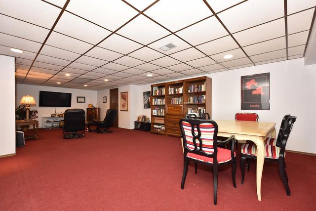1521 W Eastbrook DRIVE, Mequon, WI 53092