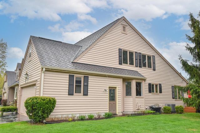 1521 W Eastbrook DRIVE, Mequon, WI 53092
