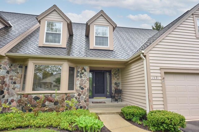1521 W Eastbrook DRIVE, Mequon, WI 53092