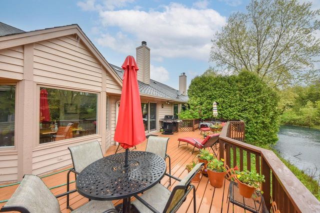1521 W Eastbrook DRIVE, Mequon, WI 53092