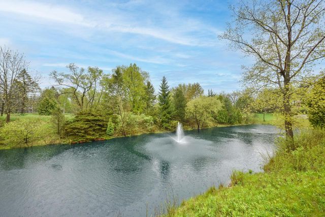 1521 W Eastbrook DRIVE, Mequon, WI 53092