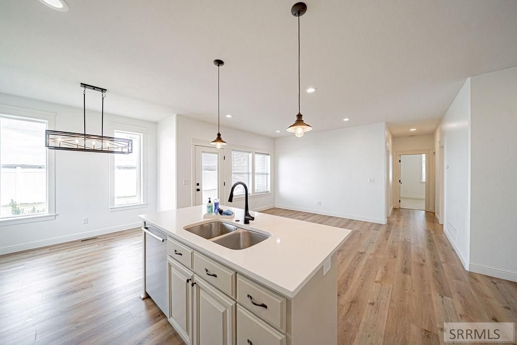 Image 13 of property listing at 1960 N Mesa Canyon Drive, Idaho Falls, ID 83401