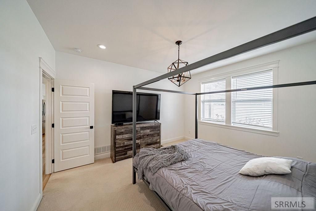 Image 16 of property listing at 1960 N Mesa Canyon Drive, Idaho Falls, ID 83401