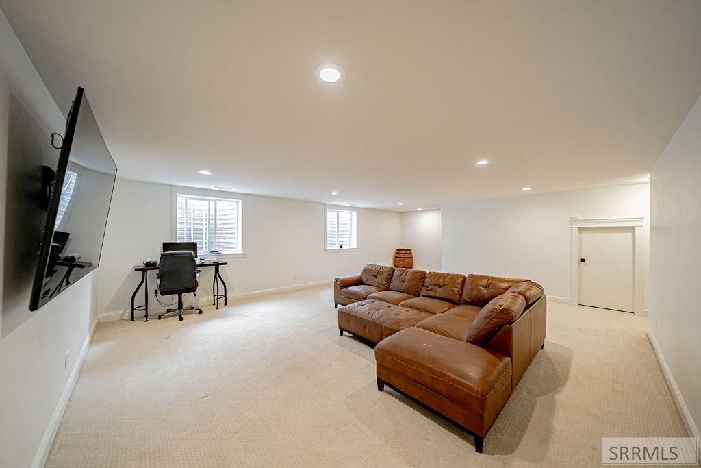 Image 19 of property listing at 1960 N Mesa Canyon Drive, Idaho Falls, ID 83401