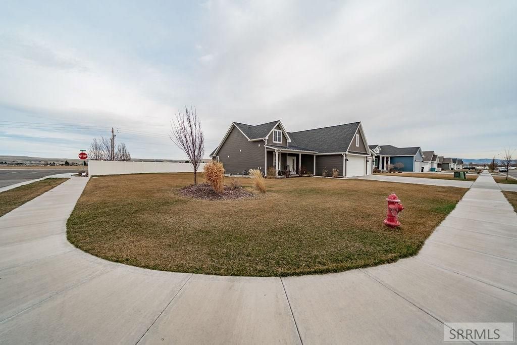 Image 3 of property listing at 1960 N Mesa Canyon Drive, Idaho Falls, ID 83401