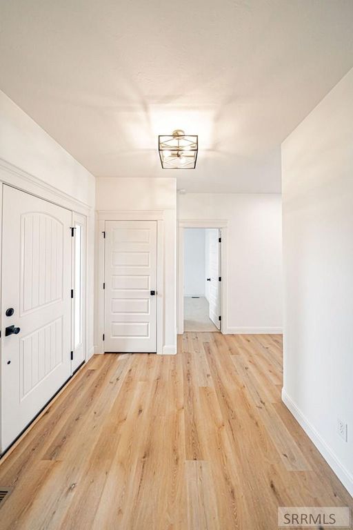 Image 6 of property listing at 1960 N Mesa Canyon Drive, Idaho Falls, ID 83401