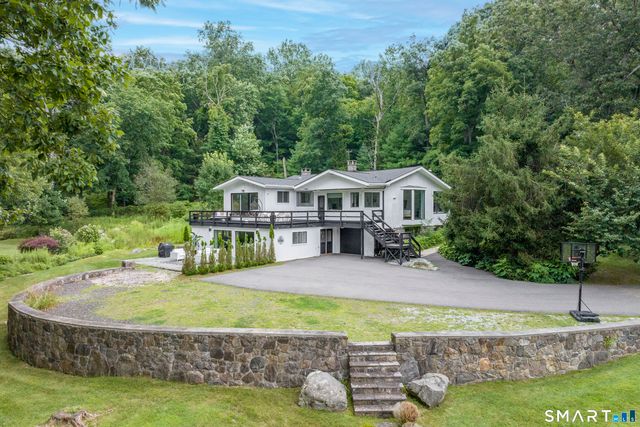 297 Oscaleta Road, Ridgefield, CT 06877