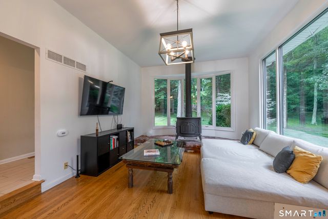 297 Oscaleta Road, Ridgefield, CT 06877