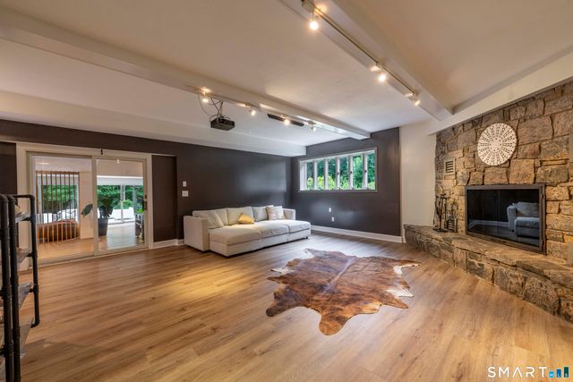 297 Oscaleta Road, Ridgefield, CT 06877