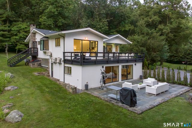 297 Oscaleta Road, Ridgefield, CT 06877