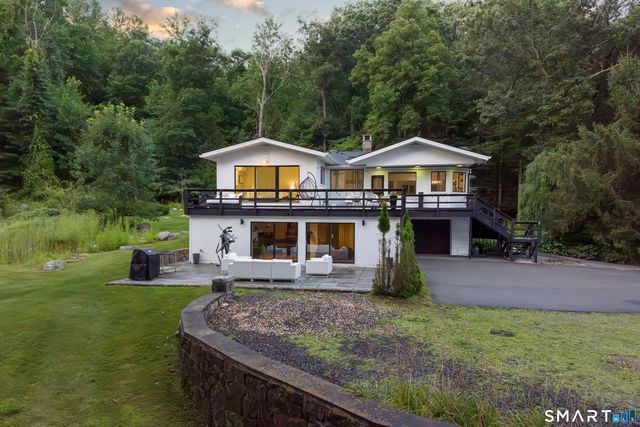 297 Oscaleta Road, Ridgefield, CT 06877