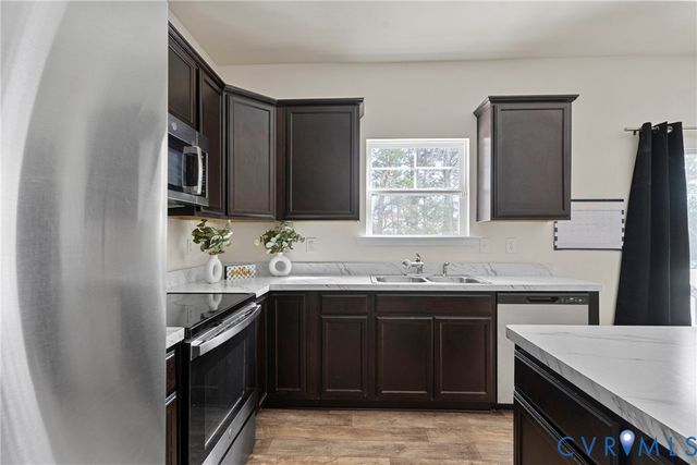 52 Sovereign Cir, Aylett, VA 23009