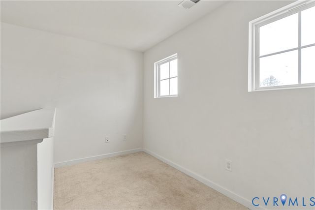 52 Sovereign Cir, Aylett, VA 23009