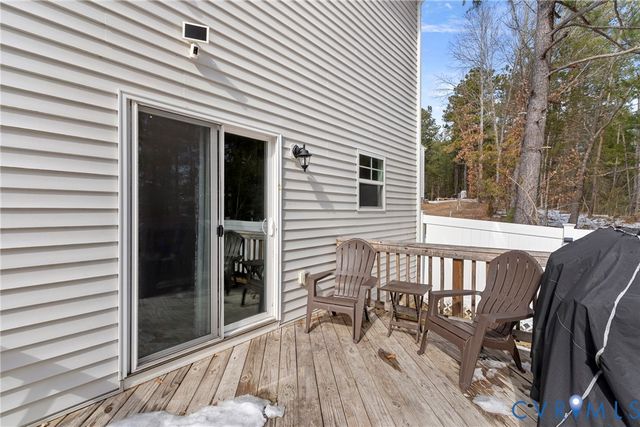 52 Sovereign Cir, Aylett, VA 23009