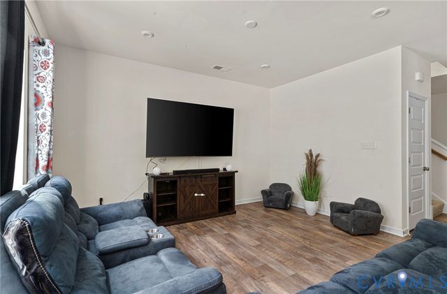 52 Sovereign Cir, Aylett, VA 23009