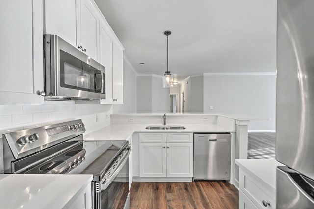 125 Golfview Lane, Summerville, SC 29485