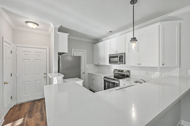 125 Golfview Lane, Summerville, SC 29485