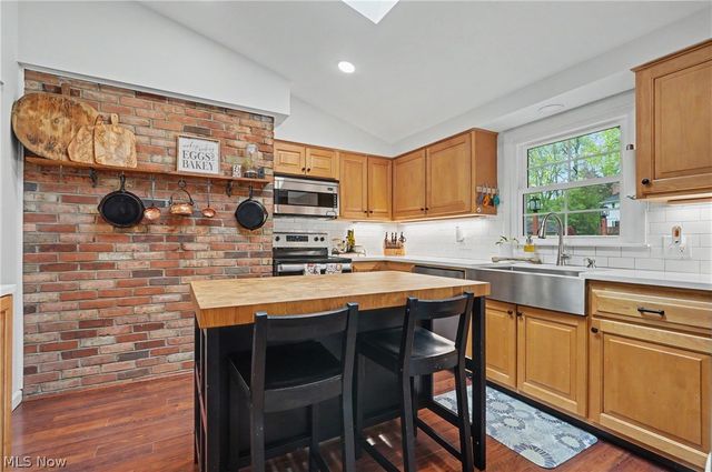 296 Willson Avenue, Tallmadge, OH 44278