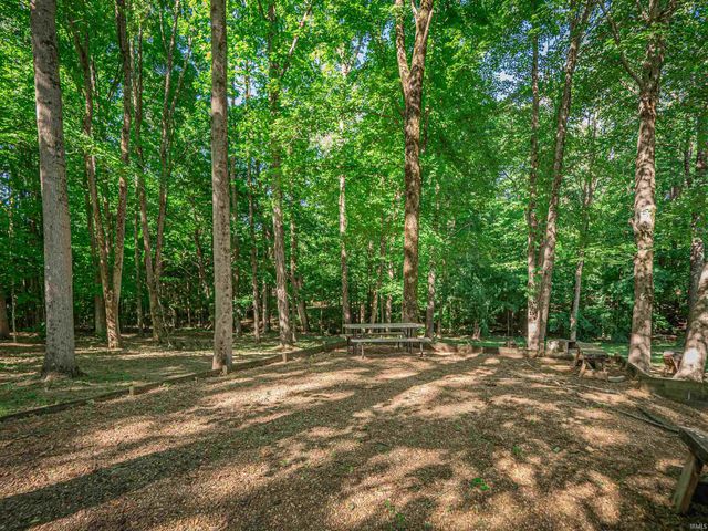 1533 W Shelton Road, Boonville, IN 47601