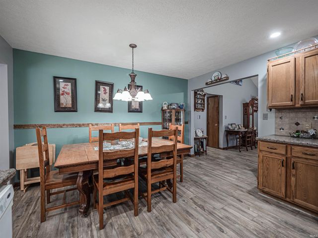 1533 W Shelton Road, Boonville, IN 47601