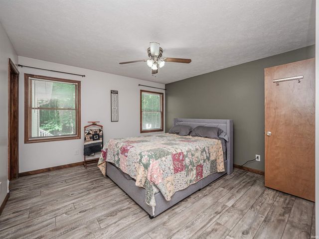 1533 W Shelton Road, Boonville, IN 47601