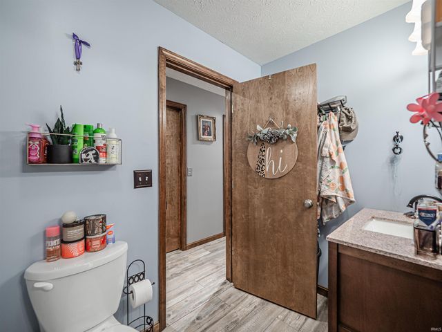 1533 W Shelton Road, Boonville, IN 47601