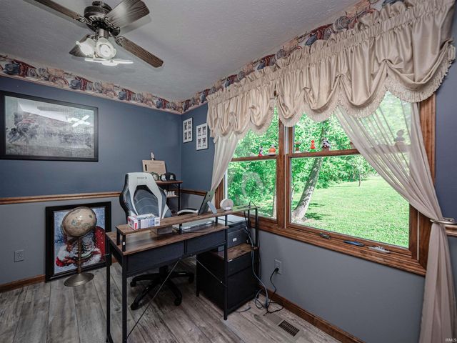1533 W Shelton Road, Boonville, IN 47601