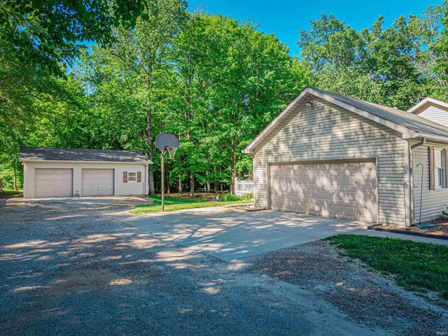 1533 W Shelton Road, Boonville, IN 47601
