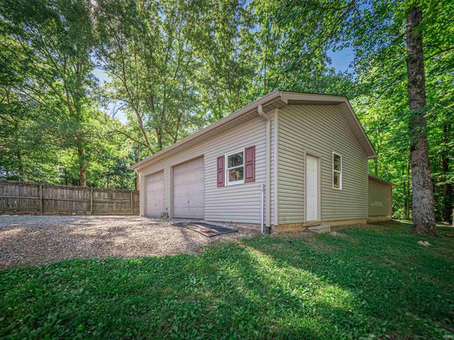 1533 W Shelton Road, Boonville, IN 47601