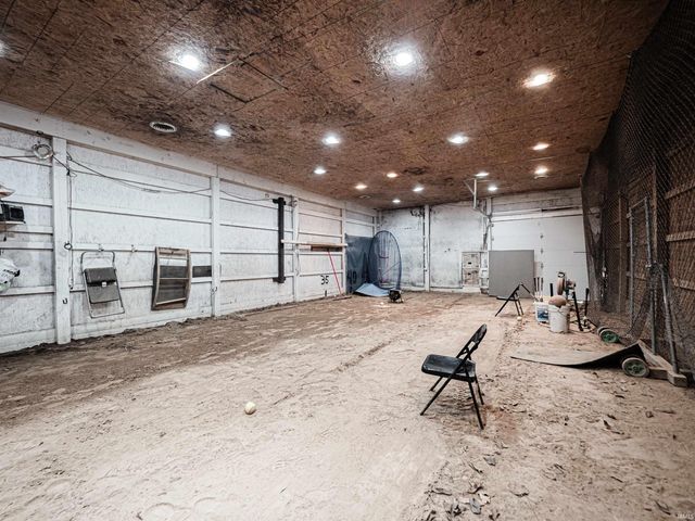 1533 W Shelton Road, Boonville, IN 47601