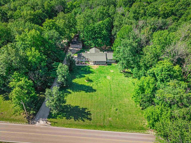 1533 W Shelton Road, Boonville, IN 47601