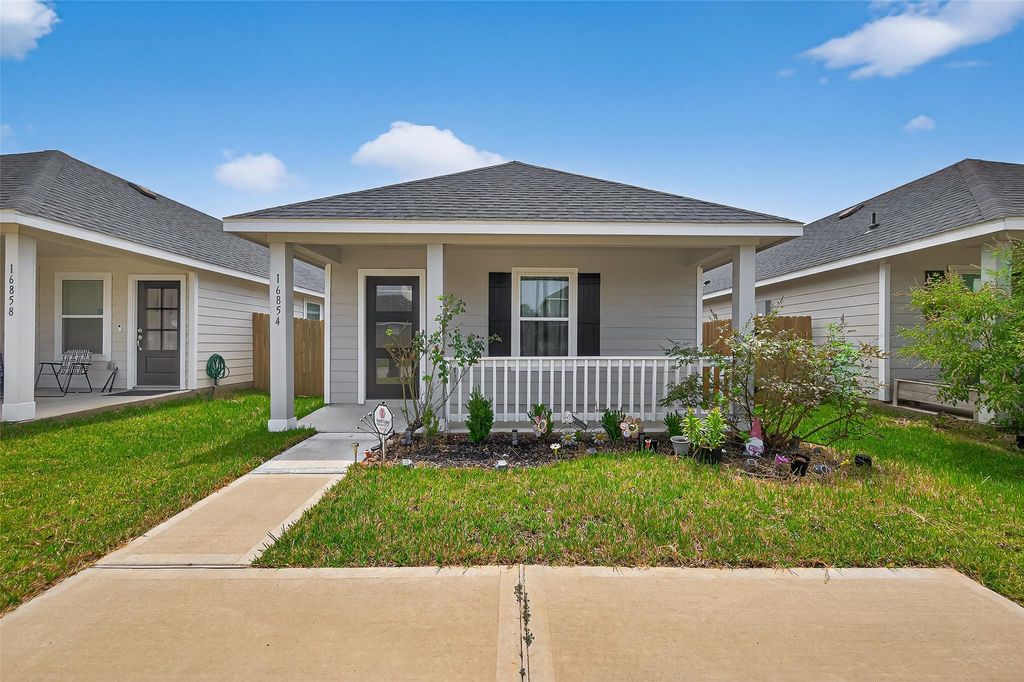 16854 N Marie Village Drive, Conroe, TX 77306