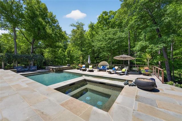 3510 Knollwood Drive NW, Atlanta, GA 30305