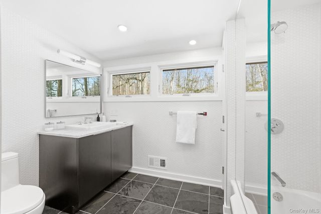 150 N Healy Avenue, Hartsdale, NY 10530