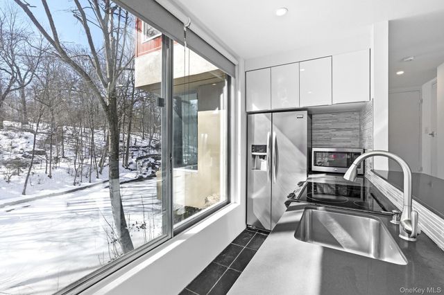 150 N Healy Avenue, Hartsdale, NY 10530