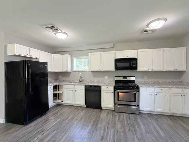 2816 Washington Street, Davenport, IA 52804