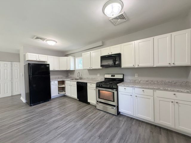 2816 Washington Street, Davenport, IA 52804