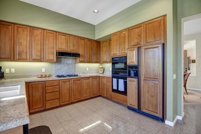 383 Desert Holly Drive, Palm Desert, CA 92211