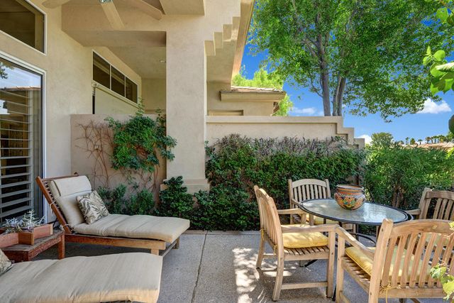 383 Desert Holly Drive, Palm Desert, CA 92211