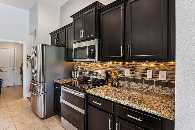 27725 CENTURY OAKS COURT, Dade City, FL 33525