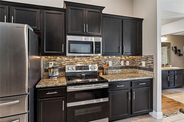 27725 CENTURY OAKS COURT, Dade City, FL 33525