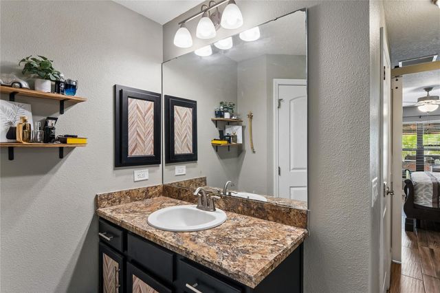 27725 CENTURY OAKS COURT, Dade City, FL 33525