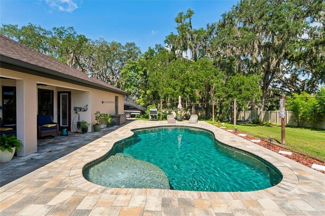 27725 CENTURY OAKS COURT, Dade City, FL 33525