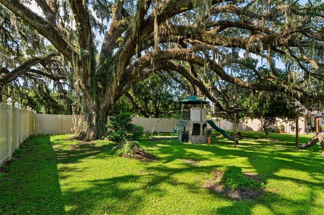 27725 CENTURY OAKS COURT, Dade City, FL 33525